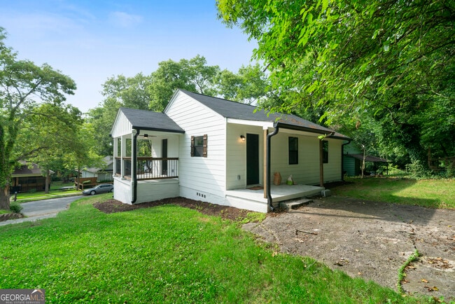 Photo - 515 Harper Ave SW