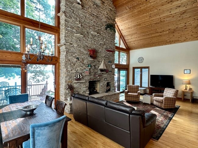 Photo - 4106 W Lake Shore Dr