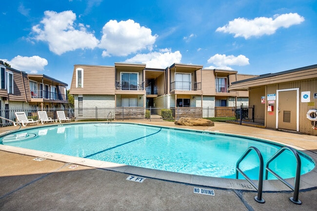 808-e-sanford-st-arlington-tx-76011-High-Res-23-scaled - Las Palmas