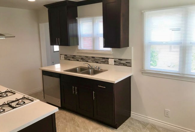 Photo - 3835 Arboleda St