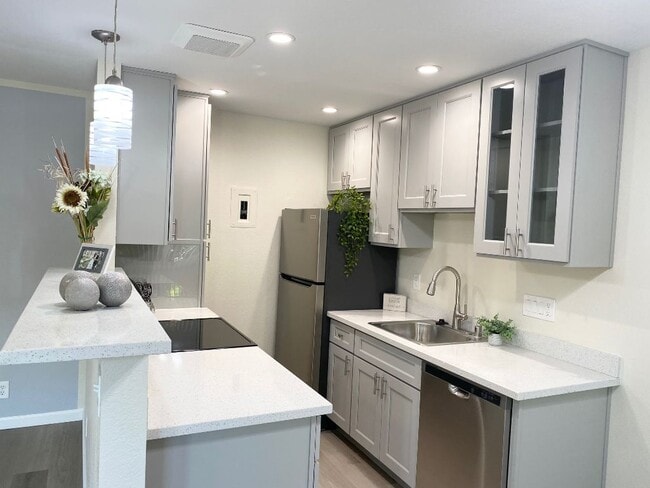 Photo - The Court Apartments