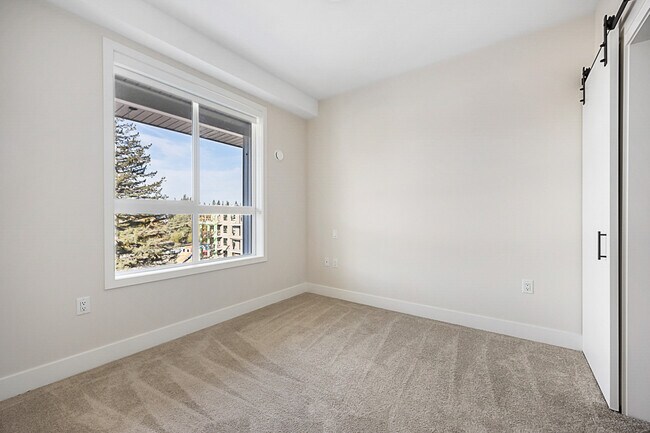 Photo - 45511-45511 Campus Dr