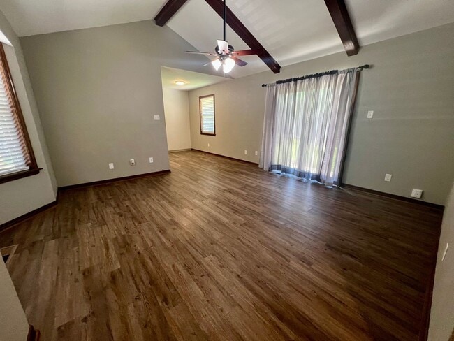 Photo - Cozy 2 Bedroom/1 Bathroom Duplex for Rent ...