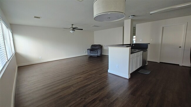 Photo - 11734 Chanteloup Dr