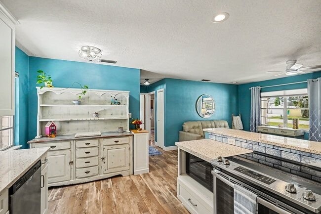 Photo - 122 East Ct