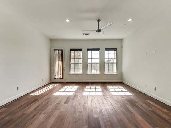 Building Photo - 5015 Meridian-105.2 Unit 105.2 Rental