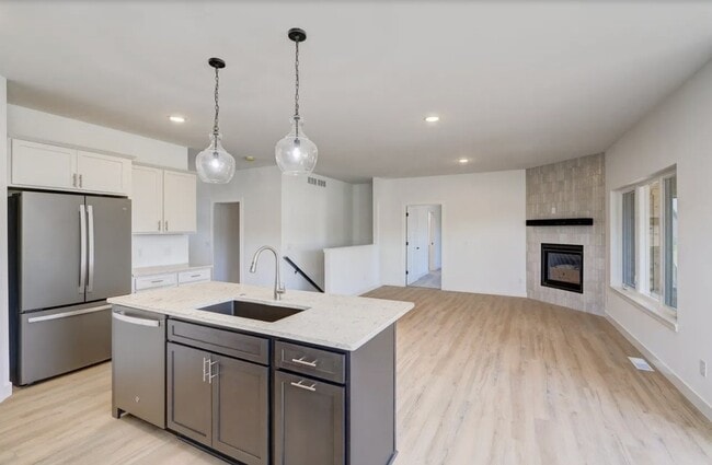 Photo - 801 Vineyard Ct