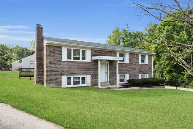 Photo - 2700 Queenswood Dr