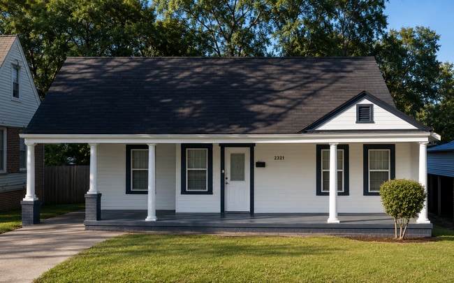 Building Photo - 2321 Winona Ave