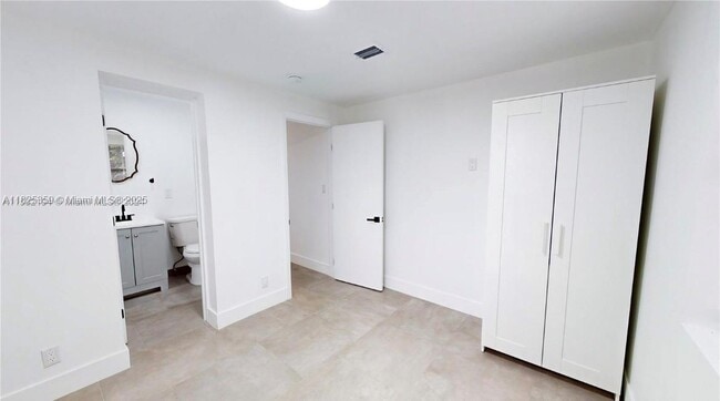 Photo - 2529 NE 181st St