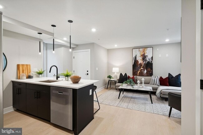 Building Photo - 6604 Ridge Ave Unit 311