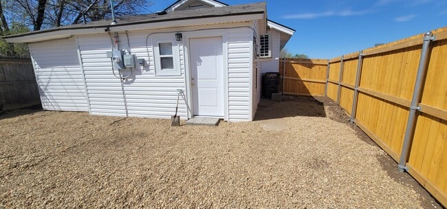 Building Photo - 1911 S Hayden St Unit B