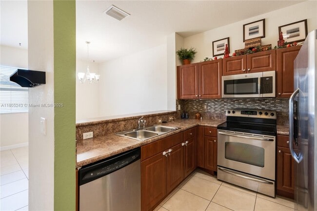Photo - 2935 SE 1st Dr Condo Unit 21