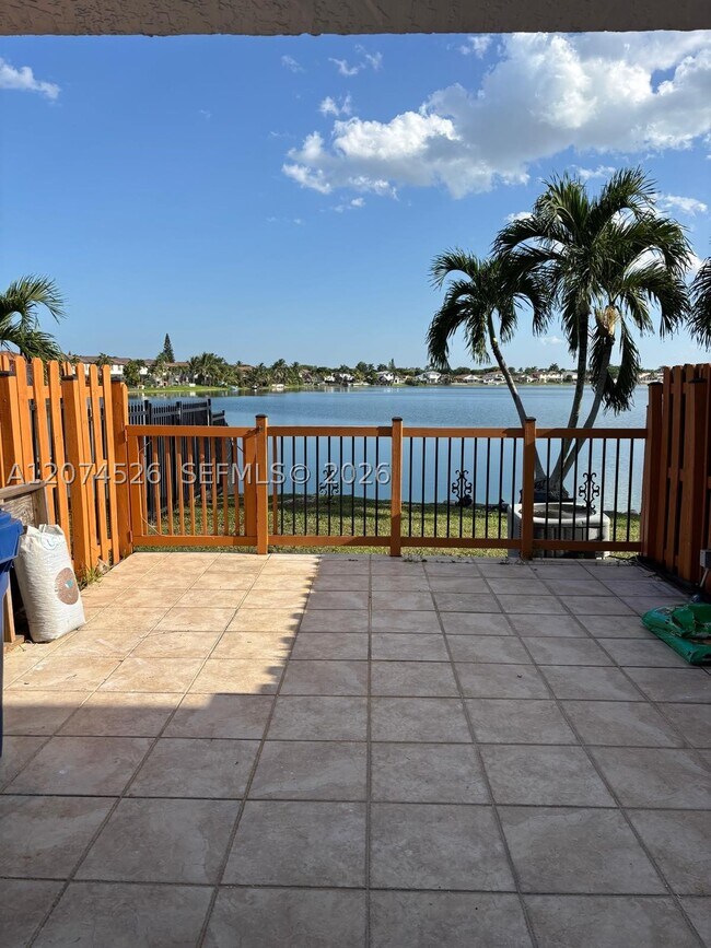 Building Photo - 12400 NW 11th Ln Unit 2101