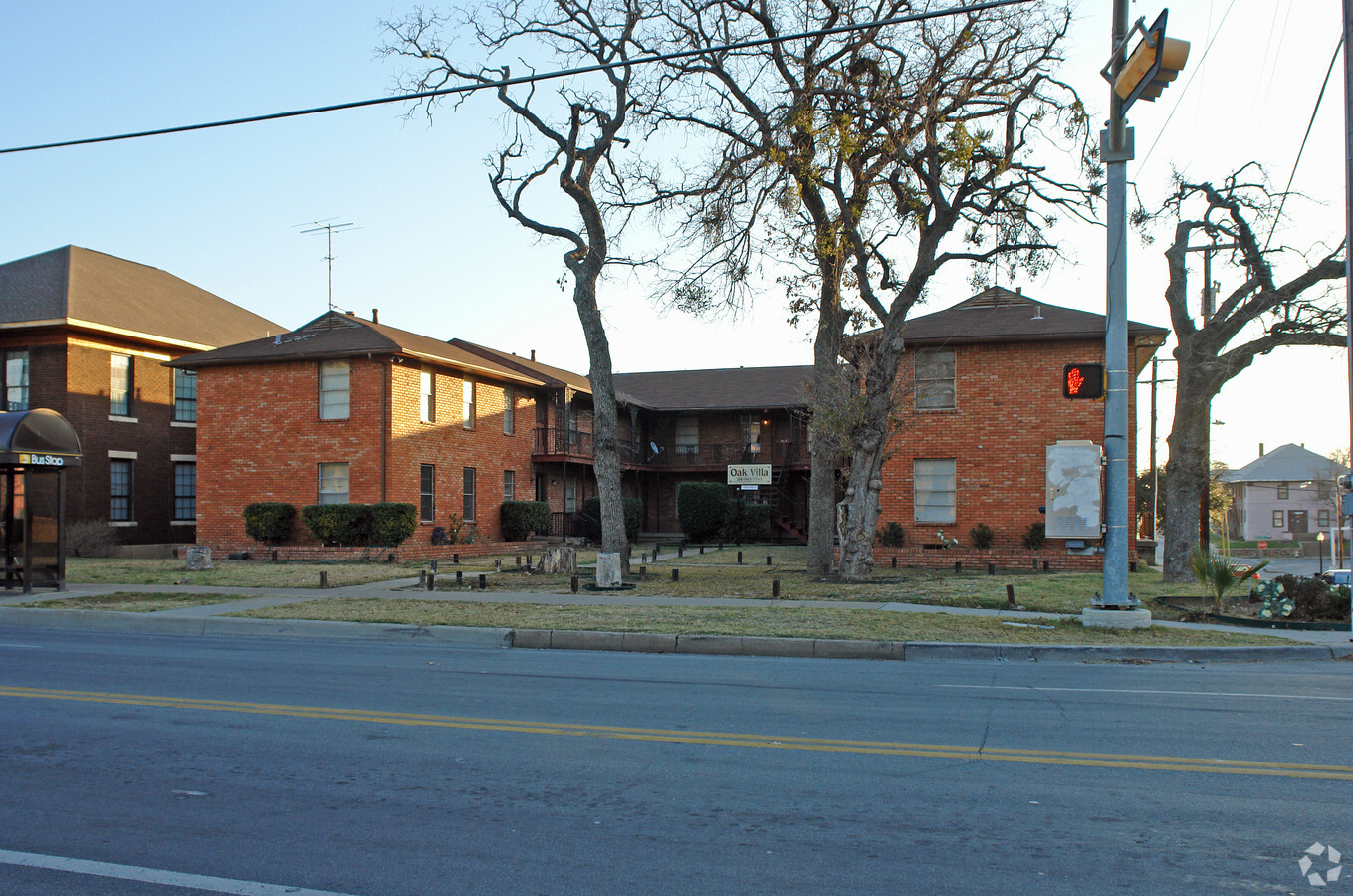 Oak Villa Apartments - Oak Villa Apartments