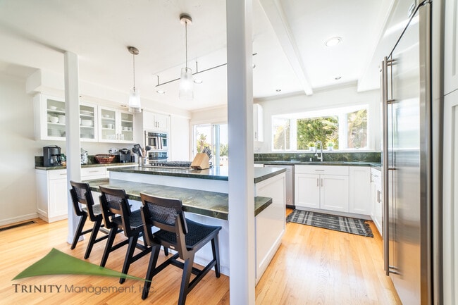 Photo - 13785 Nogales Dr