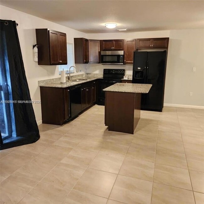 Photo - 5331 SW 13th Ct