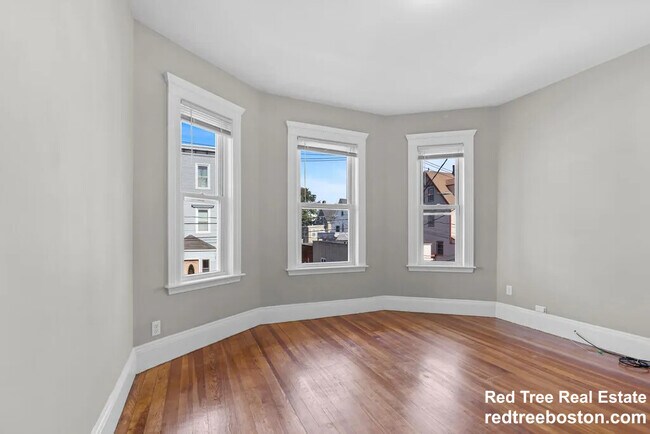 35 Harbor View St Unit 2