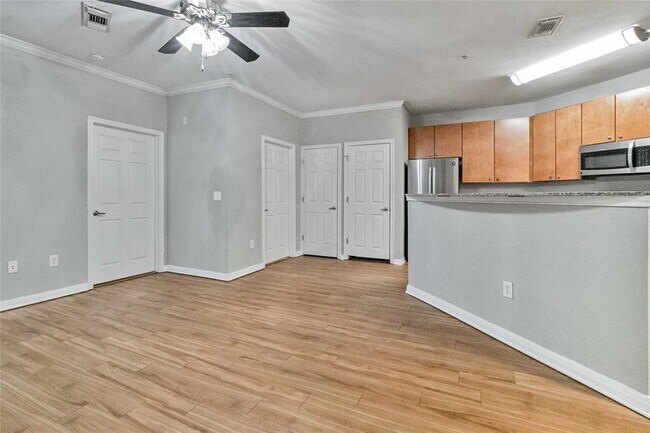 Photo - 2502 Leon St Unit 205