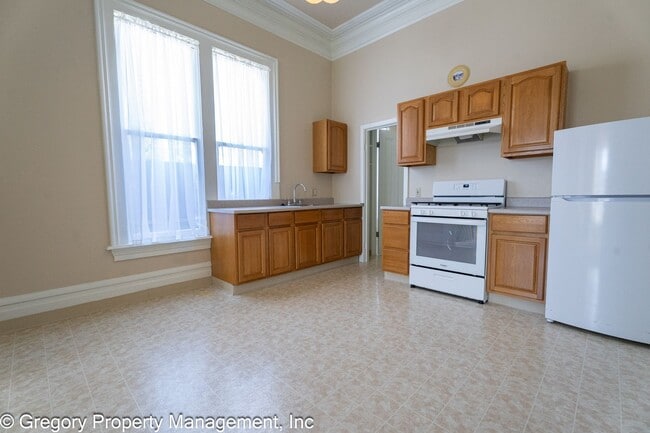 Building Photo - 1548 9th St Unit C Rental