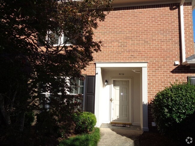 Building Photo - Peacehaven/Sherwood Forest Townhouse