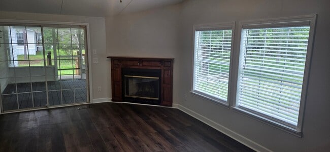 93 Huckaberry Ln