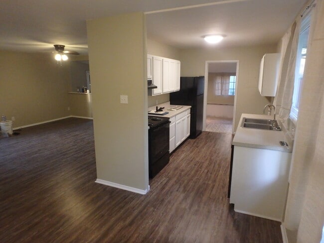 Photo - 1419 SW Caledon St