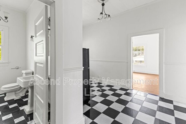 Photo - 1501 N Chamberlain Ave Unit B