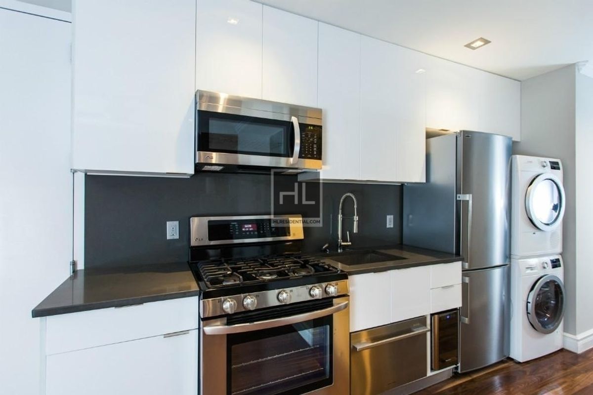 E 10TH ST. - E 10TH ST. Apartamento Unidad 2E