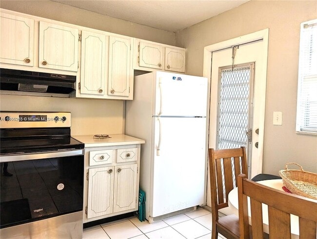 Photo - 1280 NW 43rd Ave Unidad 205C