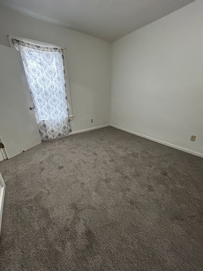 Photo - 3 Bedroom 2 Bathroom Apartment Near Gundersen Unidad 816