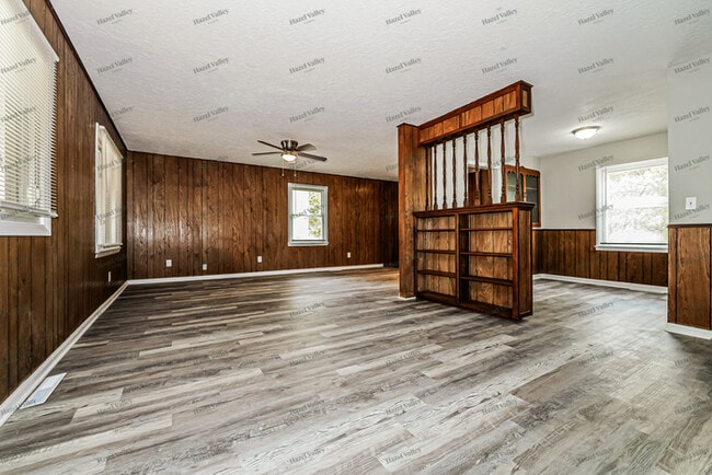 Photo - 123 N Kendall Dr