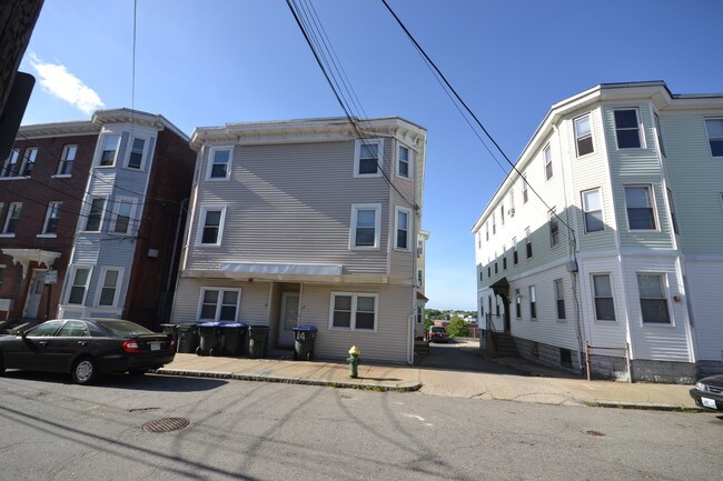 Photo - 19 Spruce St Apartments Unit 3