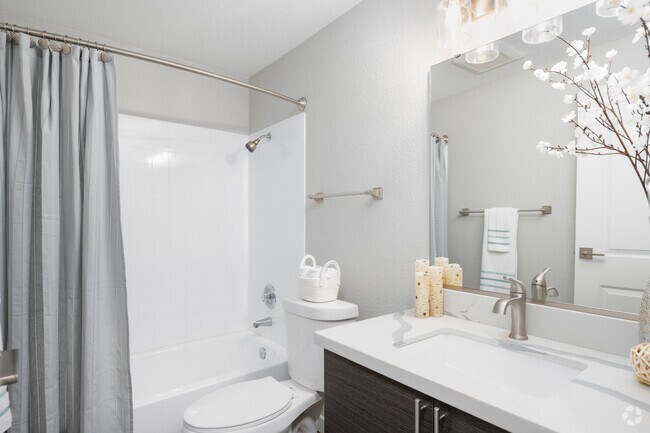 2BD, 2BA - Model Unit