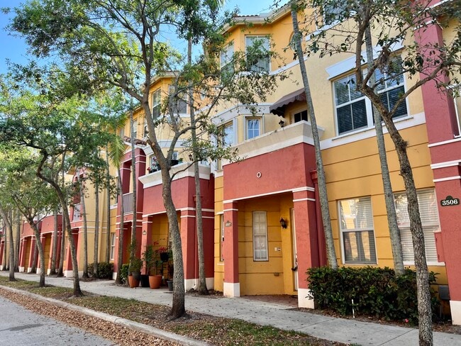 Building Photo - 3507 Shoma Dr Rental