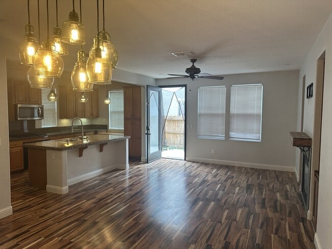 Photo - 3904 Purple Finch Ln