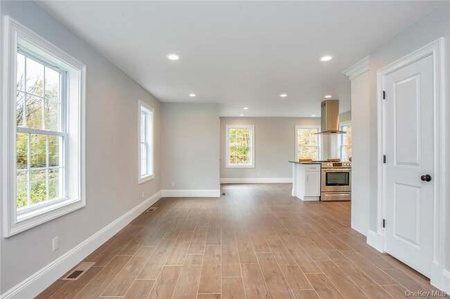 Photo - 237 Tomahawk St