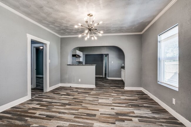 Building Photo - Single-Family Home Available!