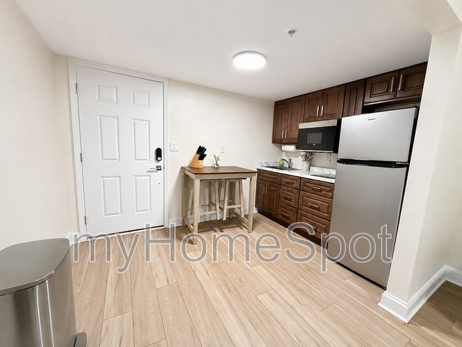 Photo - 201 S Stillman St Unit Apt 212
