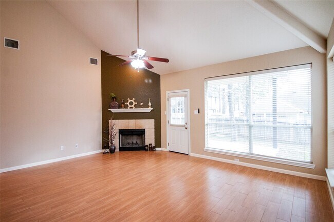 Photo - 3318 Shadow Crest Ct