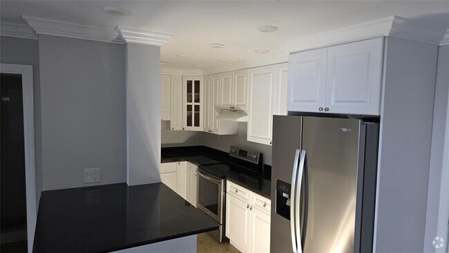 Building Photo - 200 S Birch Rd Rental