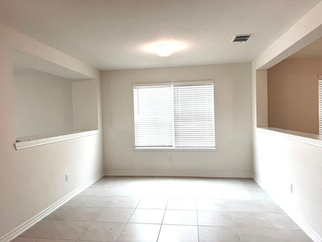 Photo - Modern Comfort Meets Style in Mariposa Manor