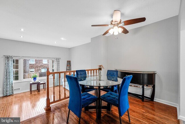 Photo - 8330 Darlington St