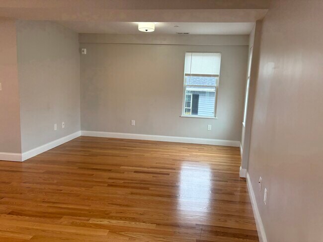 Photo - 595 Main St Unidad 201