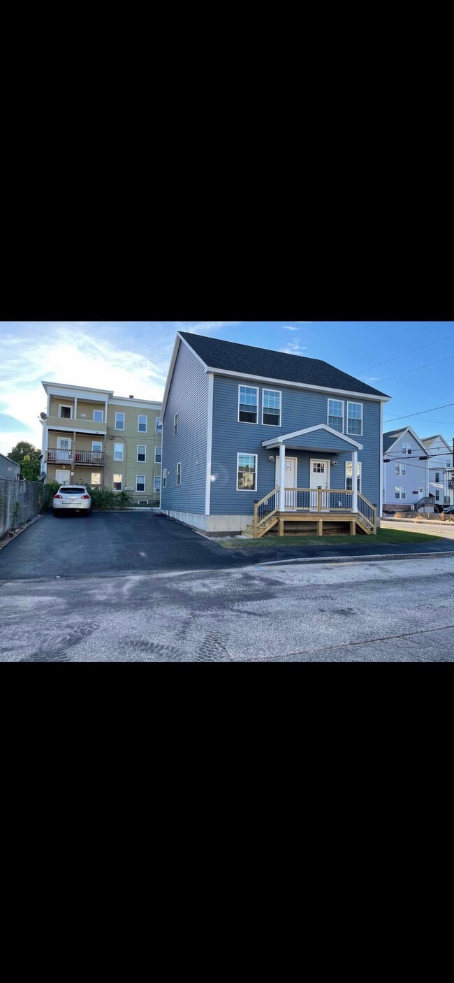 Building Photo - 54 Barr St Unit A