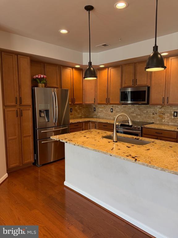 Photo - 910 Hall Station Dr