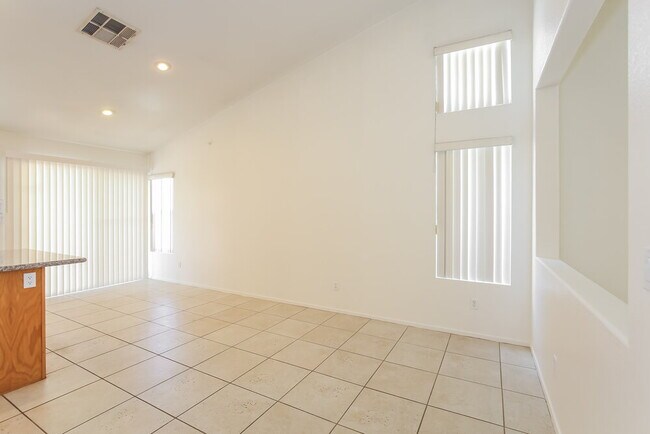 Photo - 6059 Evening View St