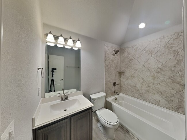 Photo - 1204 Sagewood Dr