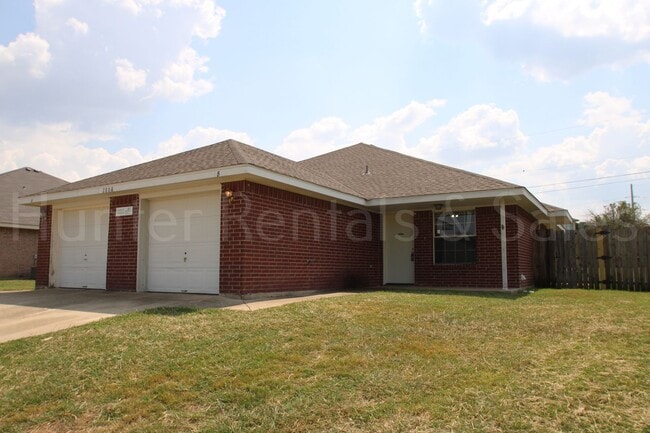 Photo - Spacious Duplex!
