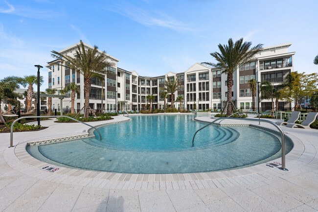 Building Photo - Lunara